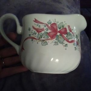 Corelle Pyrex Gravy Bowl /Saucer Plate